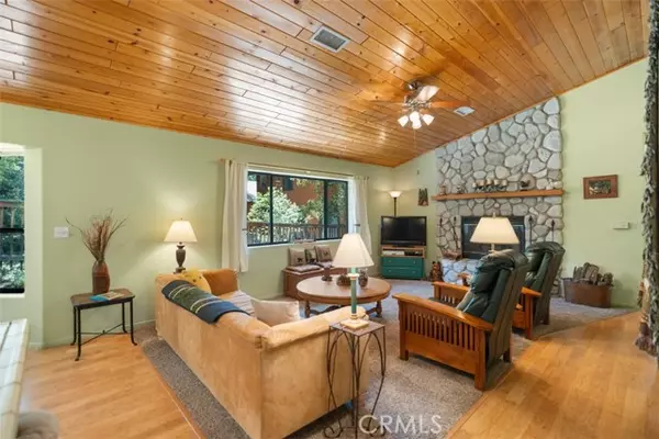 2324 Zermatt DR, CA 93222