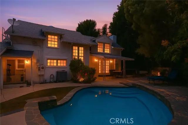6438 Ivarene AVE, Los Angeles, CA 90068