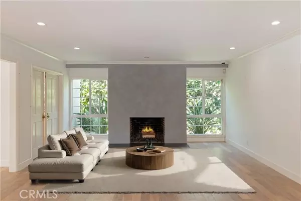 San Marino, CA 91108,2185 Ashbourne DR