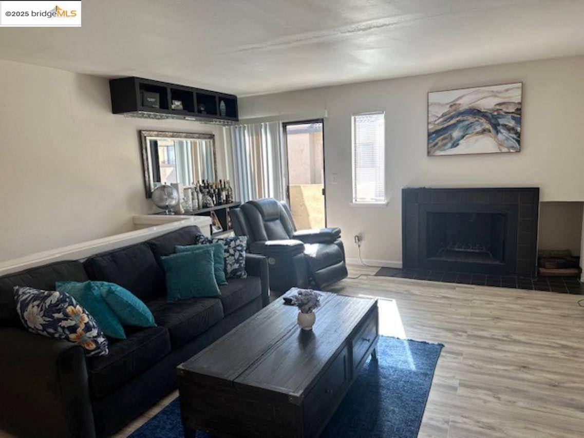 San Pablo, CA 94806-0000,2830 21 Street 17