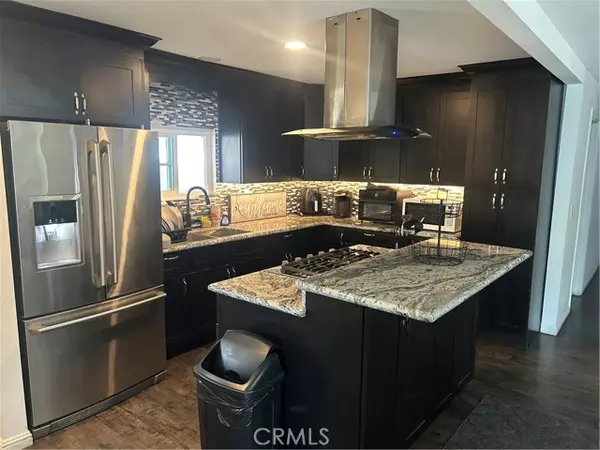 Anaheim, CA 92806,320 N Park Vista 28