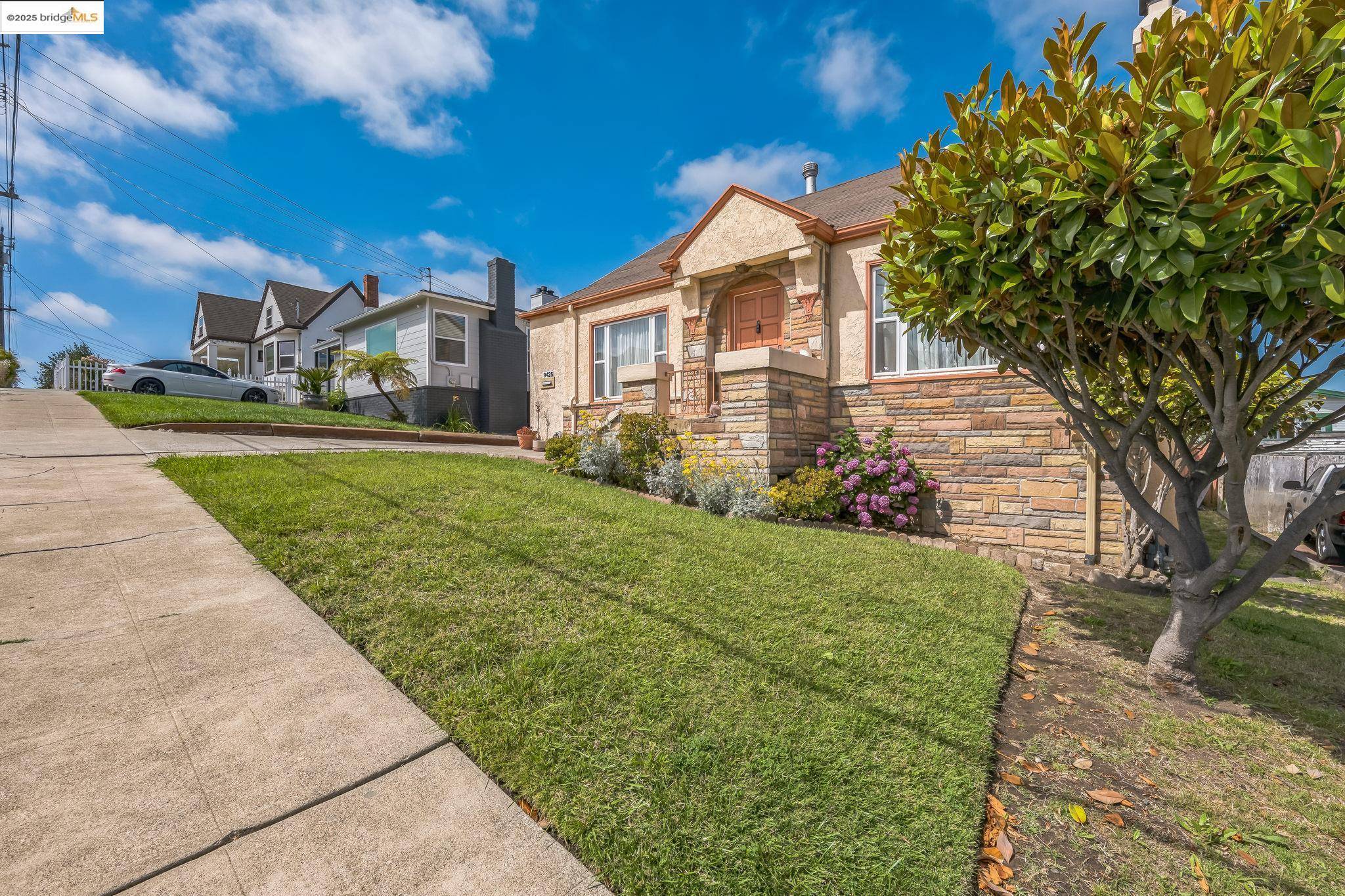 Oakland, CA 94605,9425 Lawlor St