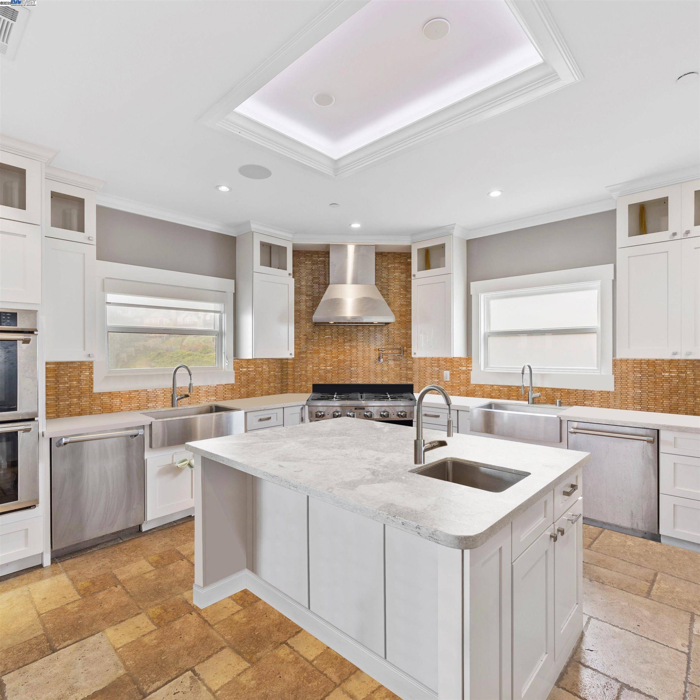 Pacifica, CA 94044,487 Manor Dr