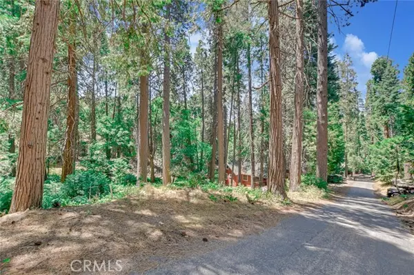 590 Electra DR, Crestline, CA 92325