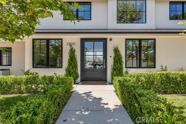 Woodland Hills, CA 91367,23241 Aetna ST