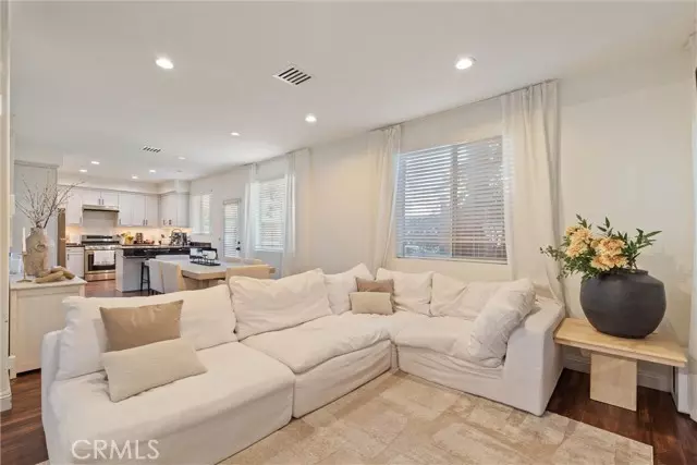 5616 Etiwanda AVE 6, Tarzana, CA 91356