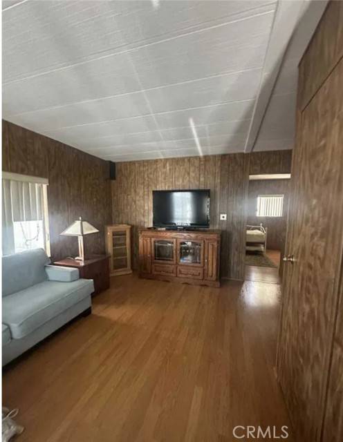 Bellflower, CA 90706,8723 Artesia 39