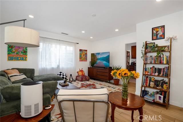 Los Angeles, CA 90042,917 N Avenue 51