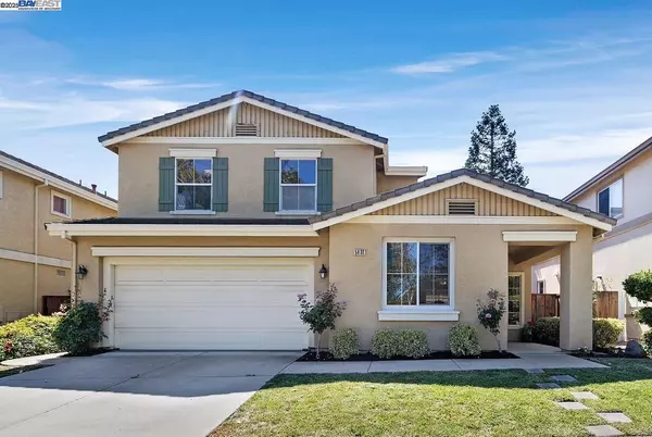 5032 Persimmon Dr, Dublin, CA 94568
