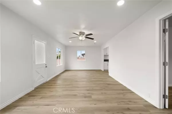 Bell, CA 90201,6816 Bear AVE