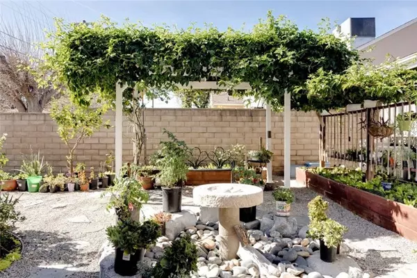 Valley Village, CA 91607,11956 Hatteras ST