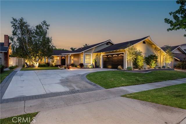 11832 Weatherby RD, Los Alamitos, CA 90720