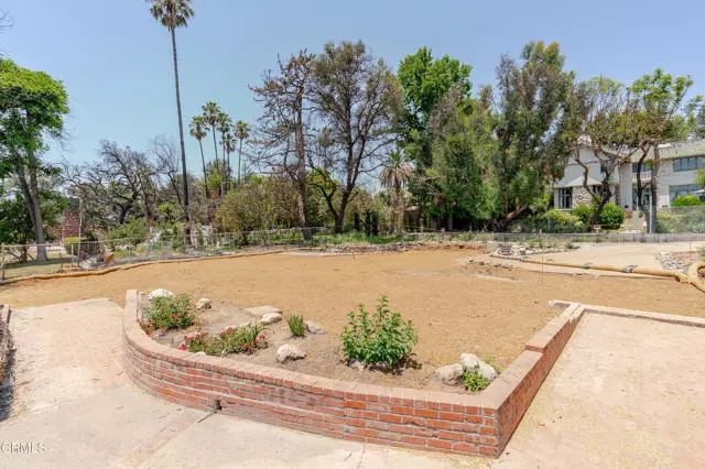 238 E Mendocino ST, Altadena, CA 91001