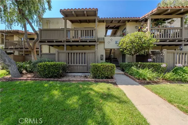 Santa Ana, CA 92701,1345 Cabrillo Park DR K06