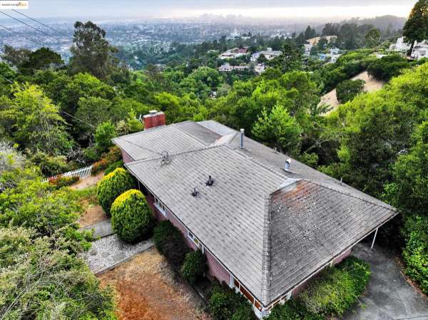 3303 Rubin Dr, Oakland, CA 94602