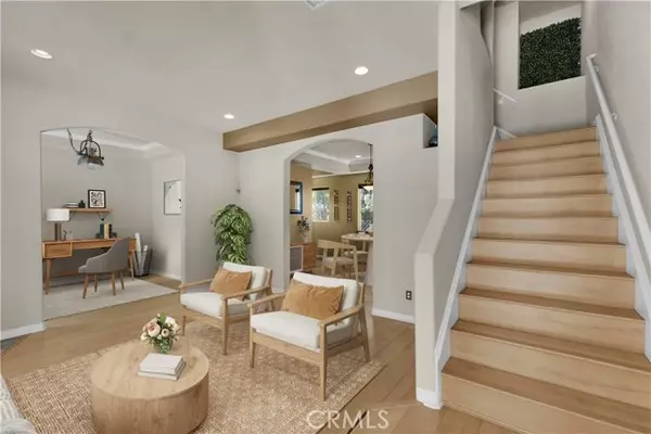 Sherman Oaks, CA 91411,5242 Vesper AVE 7