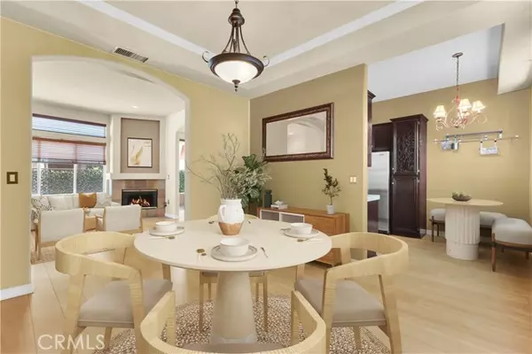 Sherman Oaks, CA 91411,5242 Vesper AVE 7