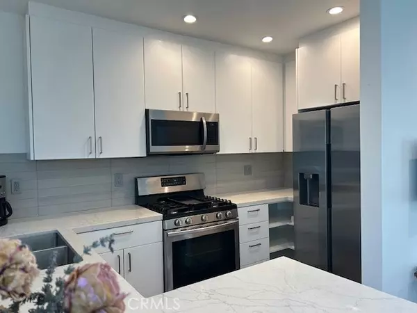 4164 Woodcliff RD, Sherman Oaks, CA 91403