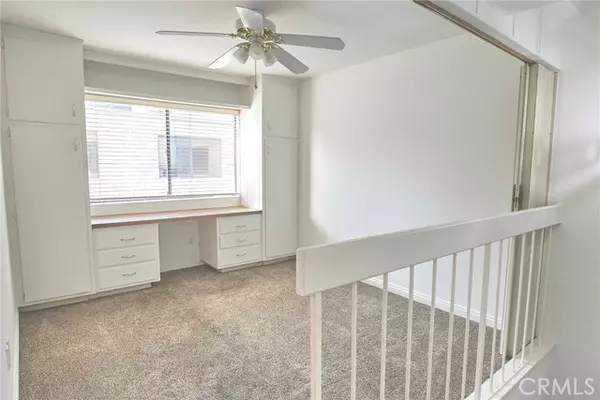 Woodland Hills, CA 91367,6121 Shoup AVE 10