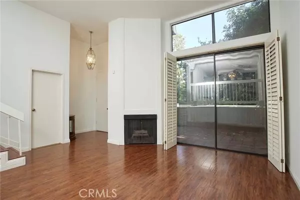 6121 Shoup AVE 10, Woodland Hills, CA 91367