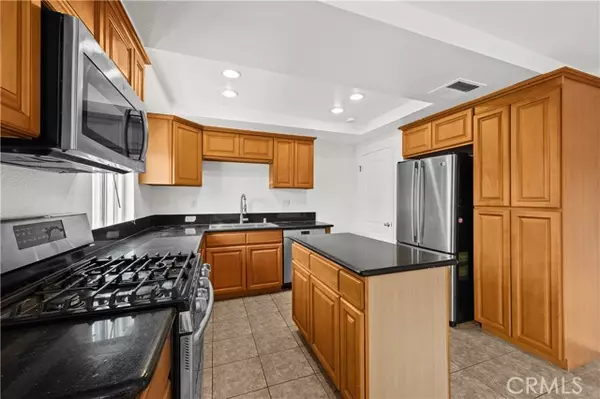 Tarzana, CA 91356,18333 Hatteras ST 41