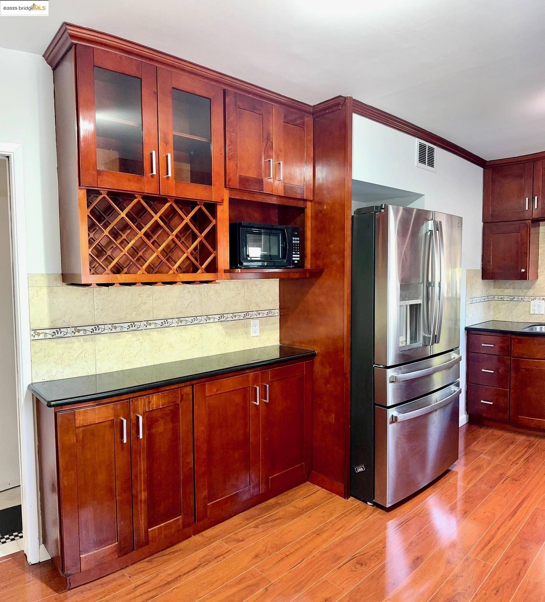 San Lorenzo, CA 94580,819 Delano ST