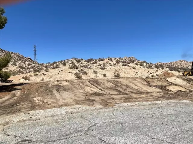 162 High Chaparral, Lake Los Angeles, CA 93591