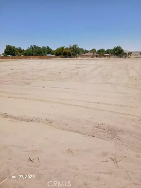 175 Ave N8, Lake Los Angeles, CA 93535