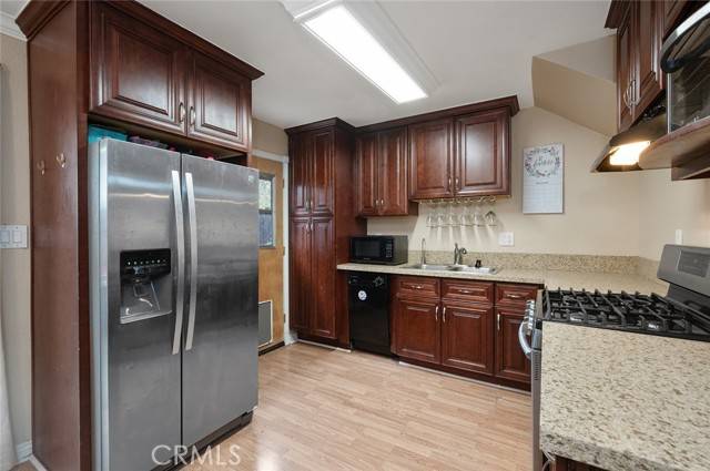 17061 Roscoe BLD 6, Northridge, CA 91325