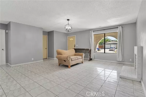 Adelanto, CA 92301,10413 Buckboard CIR