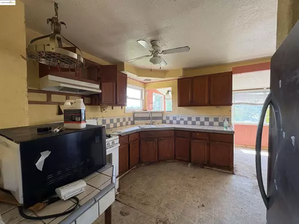 8647 Thermal St, Oakland, CA 94605