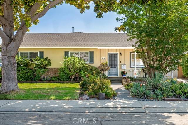 2270 Senasac Ave., Long Beach, CA 90815