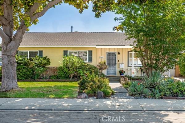 2270 Senasac Ave., Long Beach, CA 90815