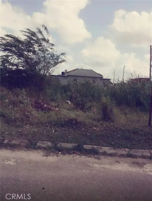 Los Angeles, CA 00000,121 Ivy LN