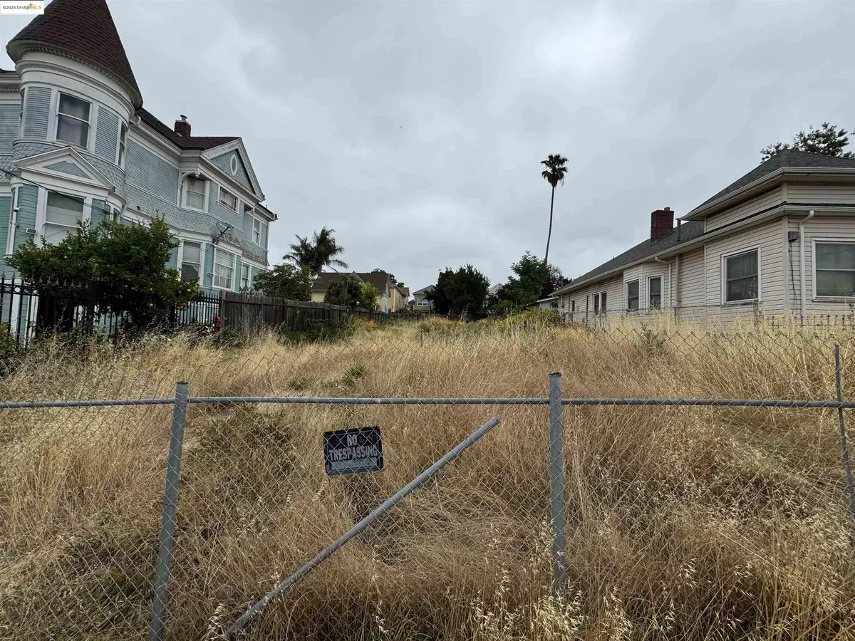 Oakland, CA 94601,2340 E 21St St