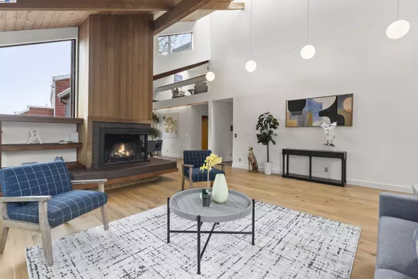 6425 Zinn Dr, Oakland, CA 94611