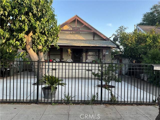 586 W Center ST, Pomona, CA 91768
