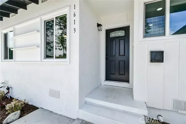 Fullerton, CA 92832,1613 S Roosevelt AVE