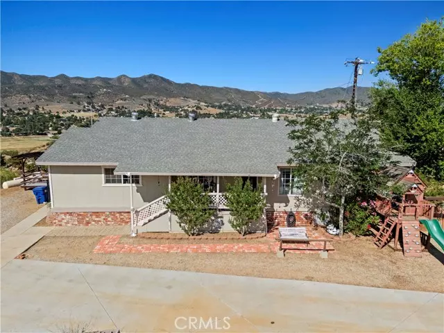 8630 Penhaven LN, Leona Valley, CA 93551