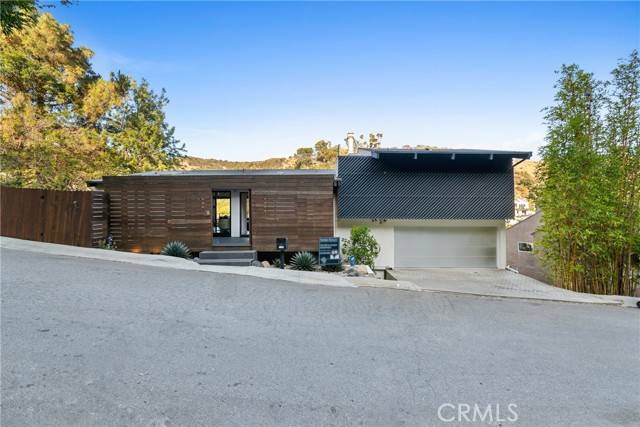2522 Zorada DR, Los Angeles, CA 90046