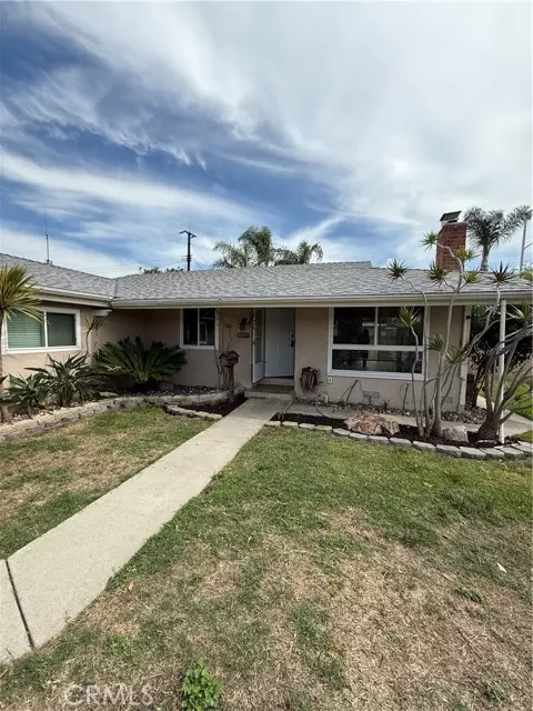 Huntington Beach, CA 92647,6372 Harvard CIR