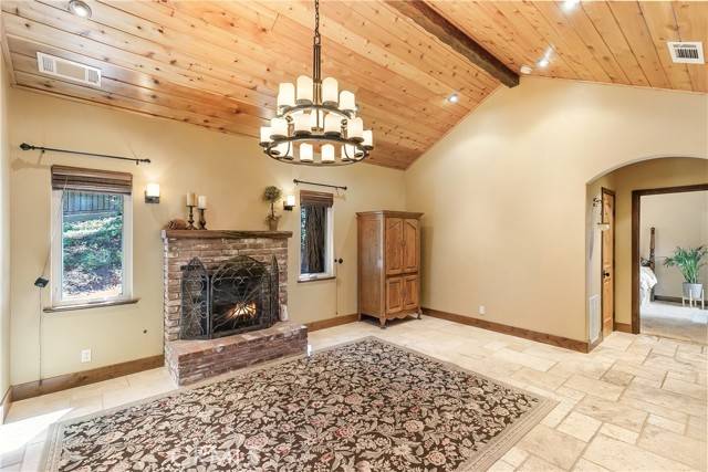 Crestline, CA 92325,1036 Venus WAY