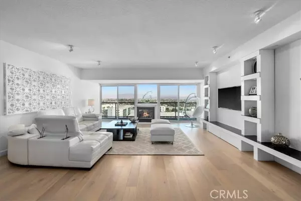 Marina Del Rey, CA 90292,13600 Marina Pointe Dr. 1205
