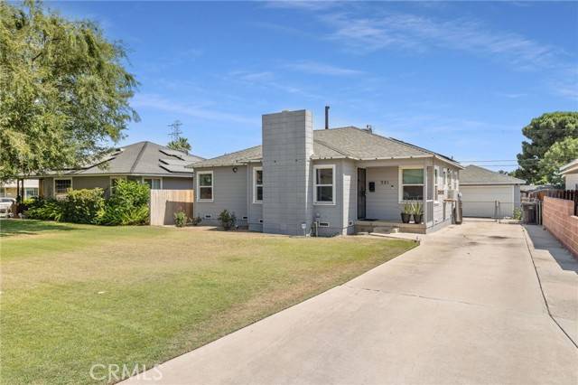 321 Circle DR, Bakersfield, CA 93308