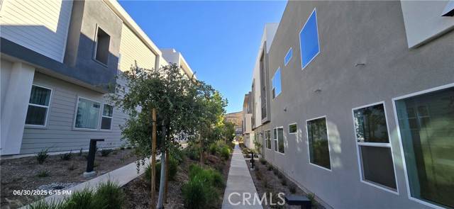 Valencia, CA 91381,26809 Keystone LOOP