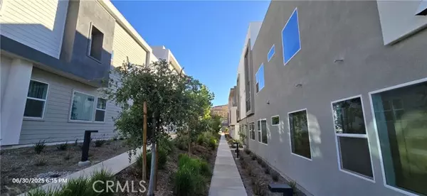 Valencia, CA 91381,26809 Keystone LOOP