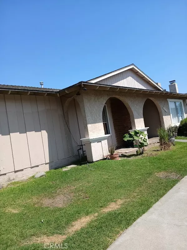 16542 Sabot LN, Huntington Beach, CA 92647