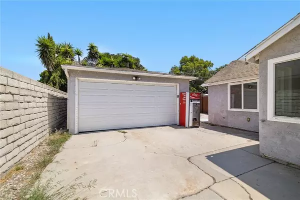 Compton, CA 90221,310 S Harris AVE