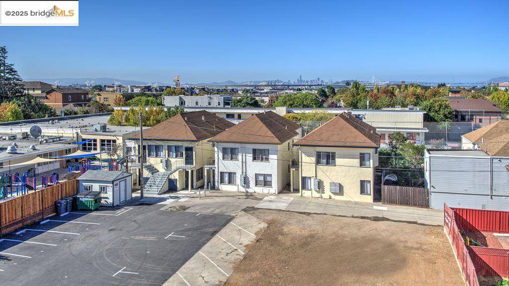 1049 43rd ST, Emeryville, CA 94608
