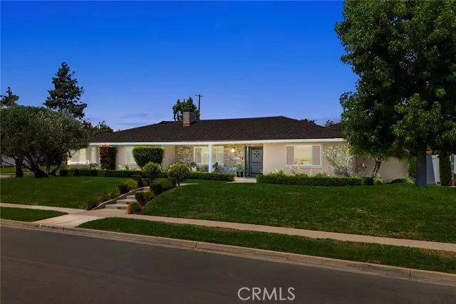 1831 Cockscrow LN, North Tustin, CA 92705